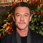 Luke Evans äußert sich zu Problemen mit dem Körperbild: „Ich bin nicht besonders selbstbewusst“