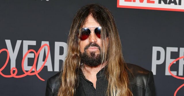 Billy Ray Cyrus sagt, er sei „überrascht“ von Beyoncés Brüskierung bei den CMA Awards

