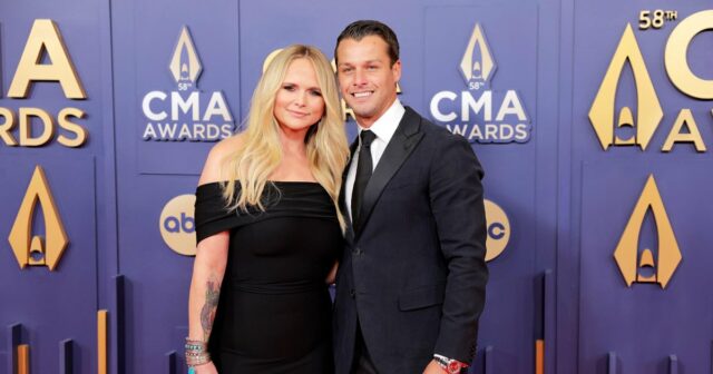 Miranda Lambert und Brendan McLoughlin kuscheln bei den CMA Awards

