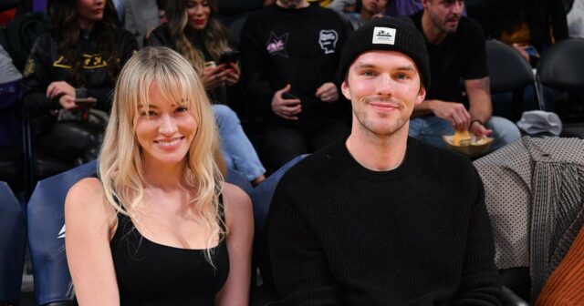 Zeitleiste der zurückhaltenden Beziehung zwischen Nicholas Hoult und seiner Frau Bryana Holly

