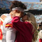 Patrick Mahomes und seine schwangere Frau Brittany teilen vor dem Spiel einige PDAs