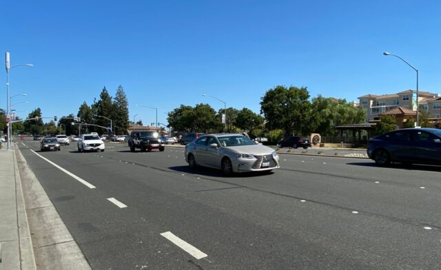 Reduzierte Geschwindigkeitsbegrenzungen auf fünf Straßen in Cupertino

