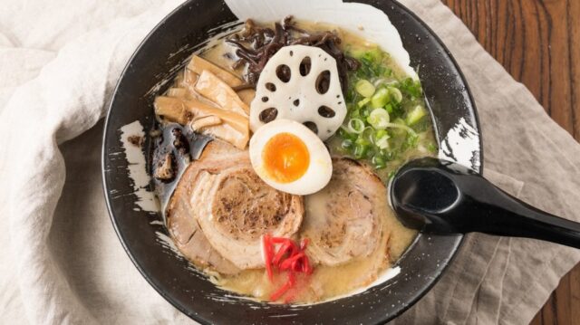 Ramen und japanische frittierte Leckereien kommen auf dem Emeryville Public Market an

