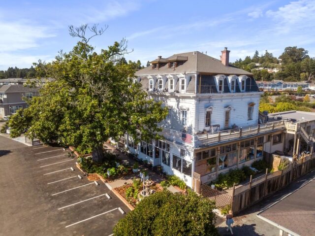 Historisches Bayview-Hotel in Aptos verkauft

