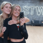 Lindsay Arnold weint bei Überraschungsauftritt in „DWTS“ um Schwester Rylee