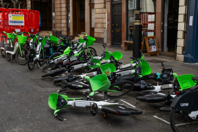 London geht gegen rücksichtsloses Parken von E-Bikes vor

