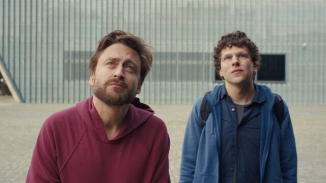 Rezension „A Real Pain“: Jesse Eisenberg und Kieran Culkin bezaubern als seltsame Cousins

