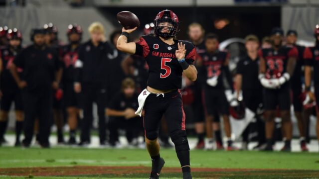 So schauen Sie sich San Diego State vs. Boise State Football ohne Kabel an

