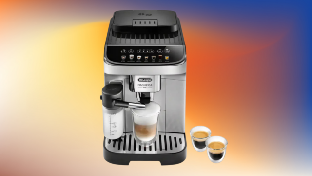 Sparen Sie 250 $ bei der De'Longhi Magnifica Evo Kaffeemaschine mit den Black Friday-Angeboten von Best Buy

