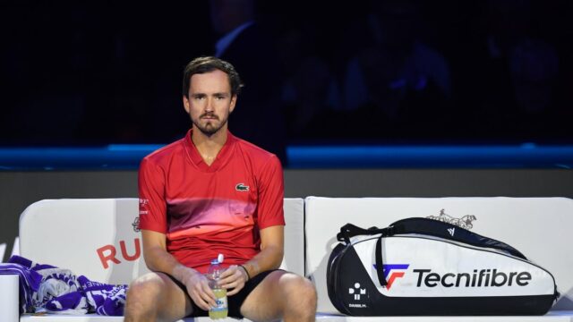 Wie vergleicht man Sinner vs. Medwedew bei den ATP Finals 2024 kostenlos online

