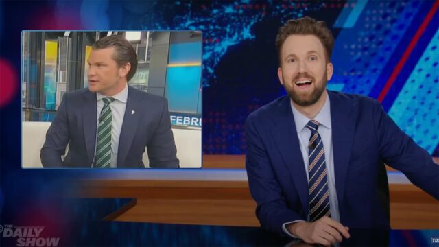 „Daily Show“ röstet Trumps Fox News-Moderator Verteidigungsminister fünf Minuten lang

