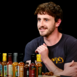 Paul Mescal bekämpft tapfer die Würze in „Hot Ones“