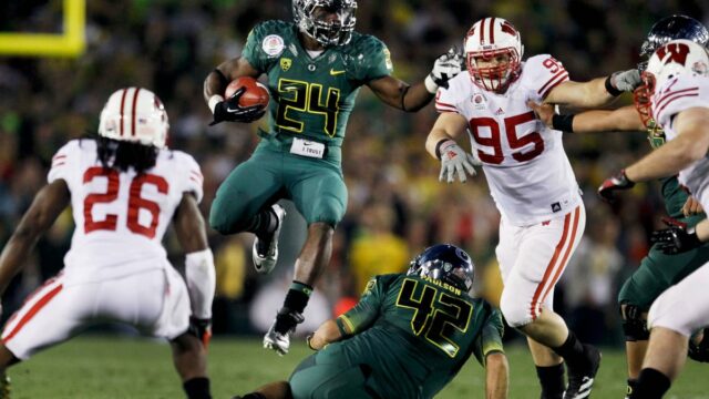 So schauen Sie Oregon-Wisconsin-Fußball ohne Kabel

