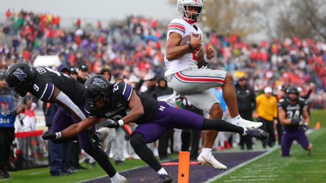 So sehen Sie Ohio State vs. Nordwestlicher Fußball ohne Kabel

