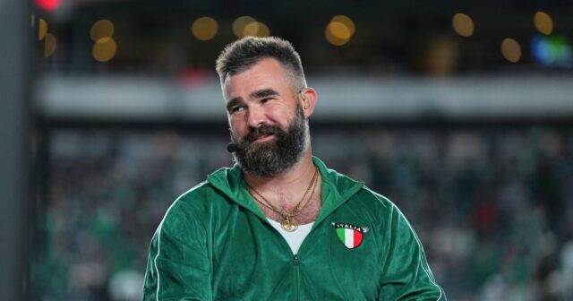 Jason Kelce moderiert seine eigene Late-Night-Talkshow auf ESPN

