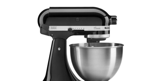 Auf diese Küchenmaschine mit kippbarem Kopf von KitchenAid gibt es jetzt 24 % Rabatt

