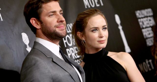 John Krasinski ist der sexieste Mann der Welt. Emily Blunt will es unter Kontrolle halten

