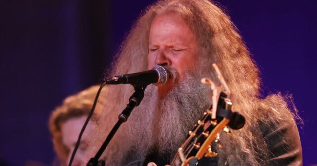 Sänger Jamey Johnson wurde wenige Tage nach der Veröffentlichung des ersten Albums seit über einem Jahrzehnt verhaftet

