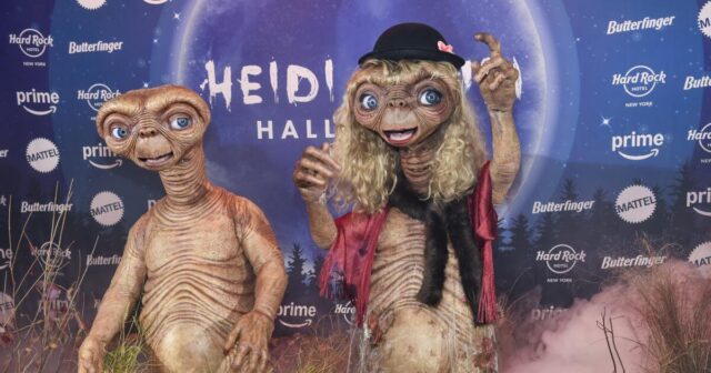 Heidi Klum ist an Halloween immer ein echter Hingucker. Dieses Jahr war sie ET die Außerirdische

