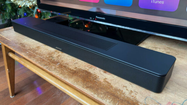 Bose Smart Soundbar-Test: Verwendung von Ohrhörern als Surround-Sound-Lautsprecher

