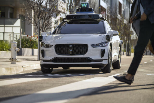 Die selbstfahrenden Autos von Waymo sind offenbar der Traum jeder Versicherungsgesellschaft

