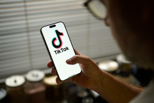 Die meisten amerikanischen Teenager nutzen TikTok immer noch täglich, da ein Verbot droht

