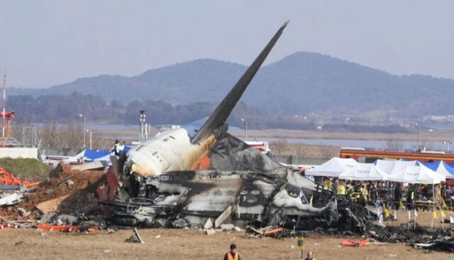 Das koreanische Flugzeug verlor eine Minute vor dem Absturz den Radarkontakt

