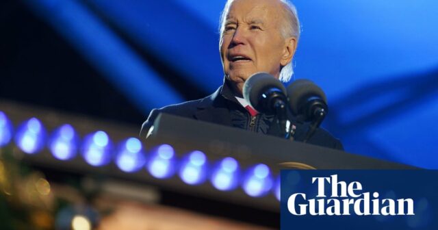 Biden wünscht den USA während der letzten Weihnachtsbaumbeleuchtung im Weißen Haus „das Licht der Freiheit“.

