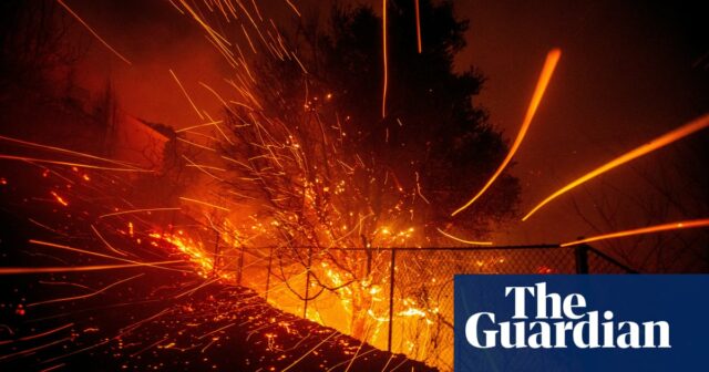 Das Feuer in Malibu wütet, da verbessertes Wetter Tausenden von Flüchtlingen Hoffnung gibt

