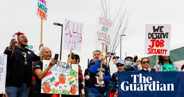 Amazon-Arbeiter drohen vor den Feiertagen mit Streik in New York

