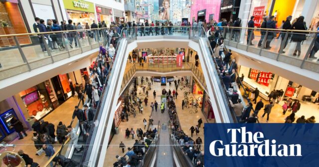 Mann stirbt nach Sturz vom Balkon im Bullring-Einkaufszentrum in Birmingham

