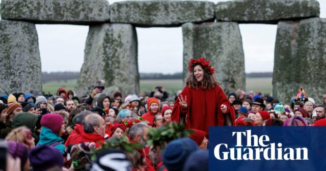 Tausende versammeln sich in Stonehenge, um die Wintersonnenwende zu feiern

