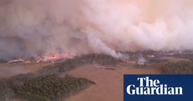 Die Buschfeuerschlacht in Victoria geht in den Grampians weiter, während in Teilen von Queensland weiterhin Überschwemmungswarnungen bestehen

