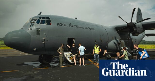 Vanuatu wurde von einem weiteren Erdbeben heimgesucht, als Hunderte Australier nach Hause zurückkehrten

