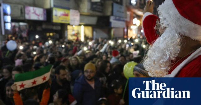 Hunderte protestierten in christlichen Vierteln der syrischen Hauptstadt, nachdem der Weihnachtsbaum niedergebrannt war

