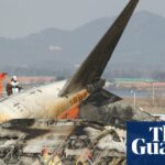 Rauch steigt von einem abgestürzten Jeju-Air-Flug auf und fast alle an Bord gelten als tot – Video