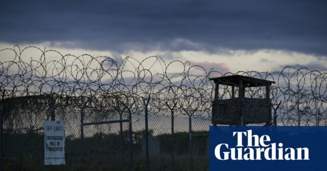 Die Vereinigten Staaten lassen einen der am längsten in Guantánamo Bay festgehaltenen Gefangenen nach Tunesien frei

