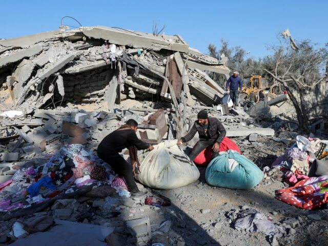 Bei israelischen Angriffen auf Häuser und Lager im Gazastreifen wurden mindestens 50 Menschen getötet

