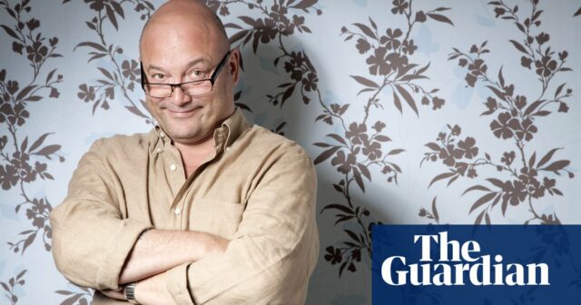 Gregg Wallace wird beschuldigt, „unbeholfene“ SMS und „gruselige“ Voicemails an junge Reporterinnen gesendet zu haben

