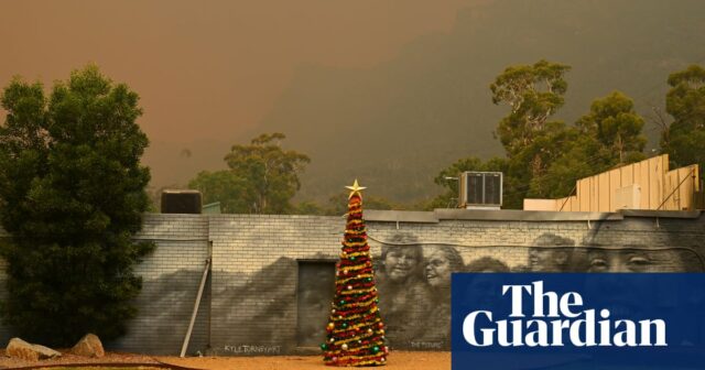 Buschbrände in Victoria: Bewohner der Brandzone von Grampians haben zwei Stunden Zeit, um nach Hause zurückzukehren und Weihnachtsgeschenke abzuholen

