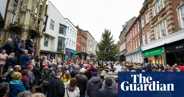 Last-Minute-Weihnachtseinkäufe geben britischen Einzelhändlern Auftrieb

