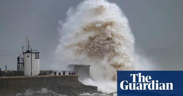 Wetter in Großbritannien: Sturm Darragh verwüstet ganz Großbritannien – in Bildern

