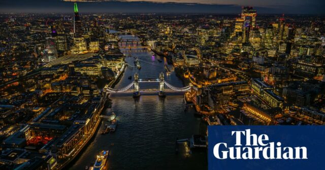 Londons festliche Lichter von oben – in Bildern

