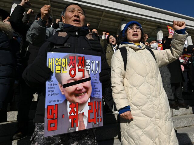 Die südkoreanische Opposition legt ein Amtsenthebungsverfahren gegen Präsident Yoon vor

