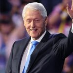 Der frühere US-Präsident Bill Clinton wurde mit Fieber ins Krankenhaus eingeliefert