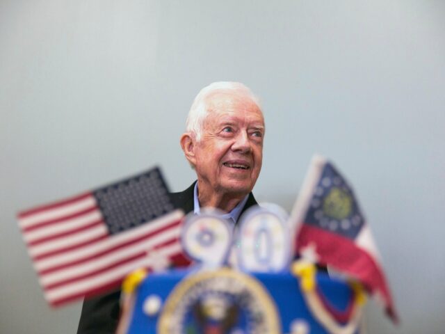 Nachdem US-Präsident Jimmy Carter im Alter von 100 Jahren gestorben ist, strömen Ehrungen aus

