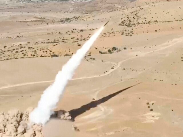 Die Huthi im Jemen behaupten, Israel sei mit Hyperschallraketen angegriffen worden

