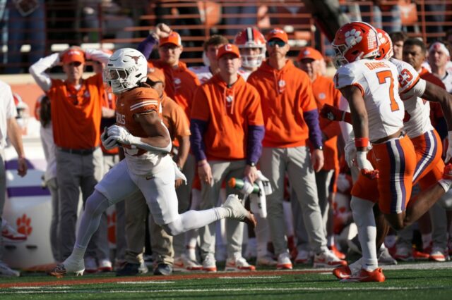 Texas besiegt Clemson mit 38:24 und steht im Viertelfinale der College Football Playoffs gegen Arizona State

