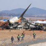 Beim Absturz eines Passagierflugzeugs auf dem südkoreanischen Flughafen sind 151 Menschen ums Leben gekommen