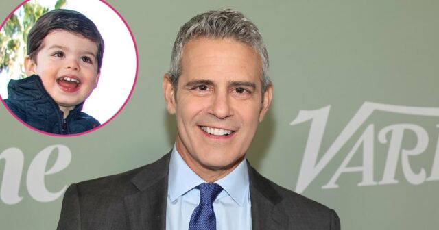 Andy Cohen scherzt, dass sein Sohn „die Nachrichten schaut“, bevor er seine Weihnachtsliste erstellt

